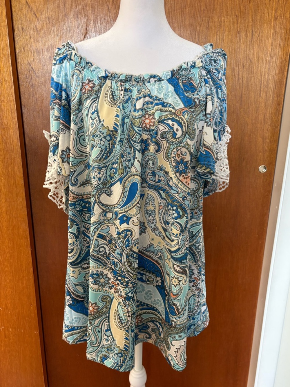 New 2X Stem & Vine Blue Paisley Off the Shoulder Crochet Blouse - Picture 2 of 13